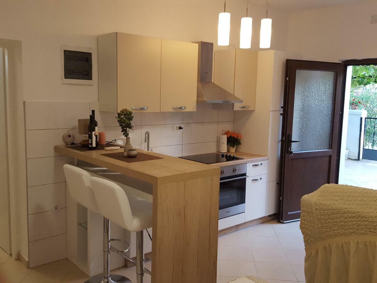 Studio Apartman D&D Banjole Buitenkant foto